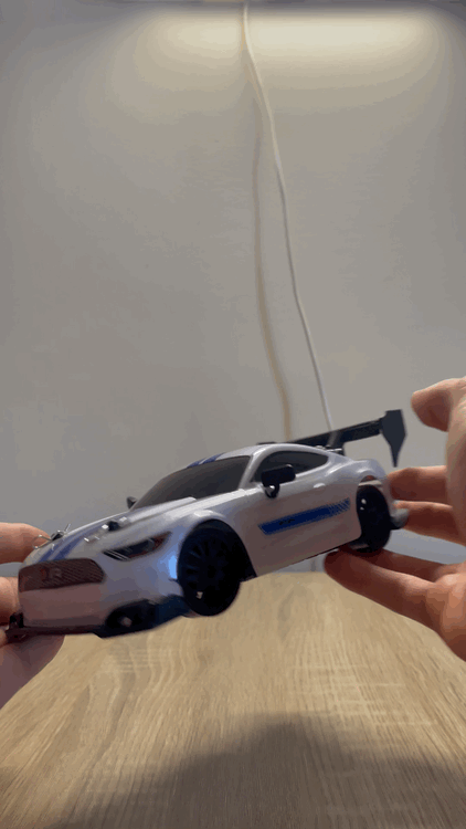 Mustang RC Drift 4WD — Luzes Néon + Kit de Cones