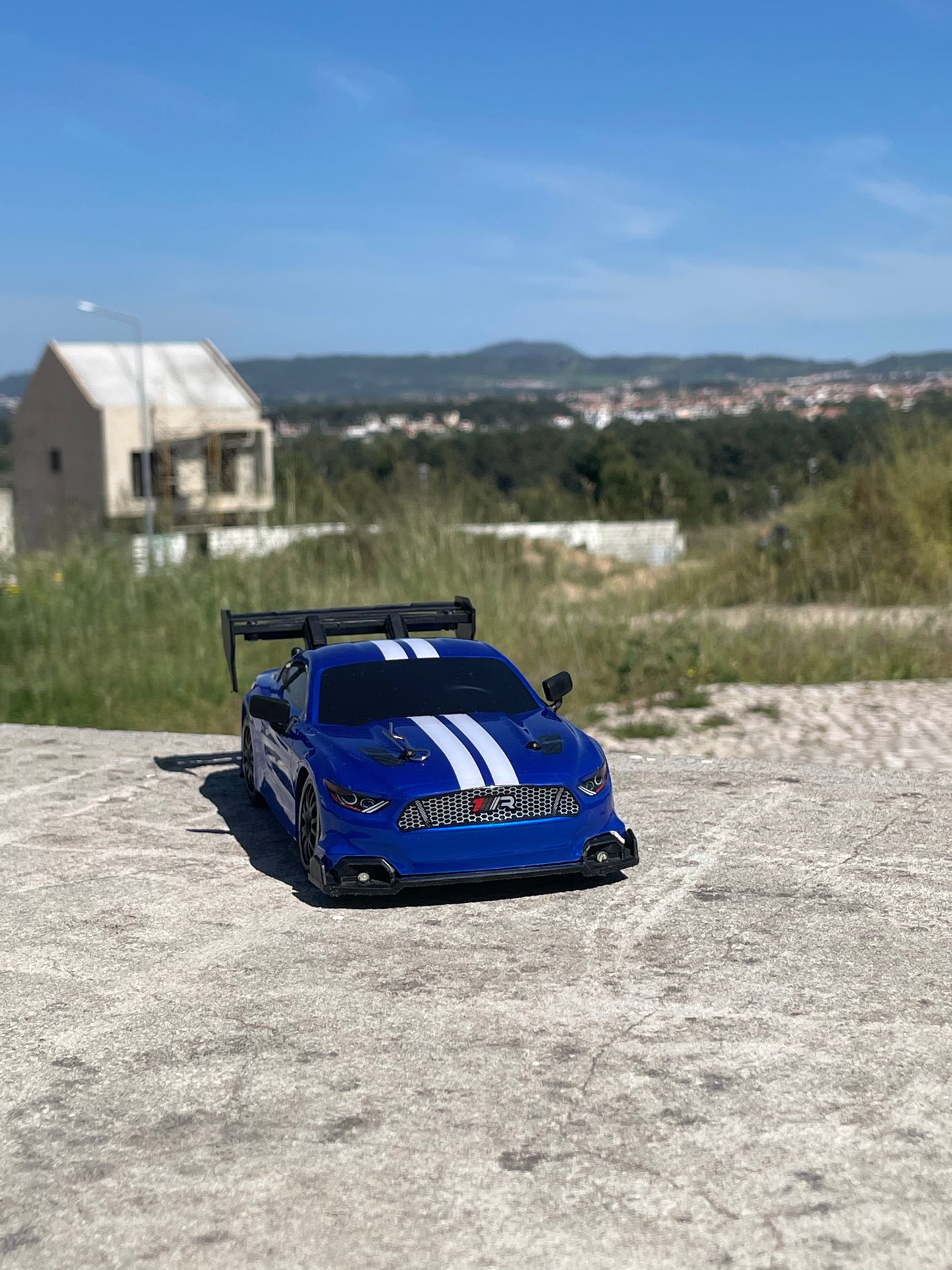 Mustang RC Drift 4WD — Luzes Néon + Kit de Cones