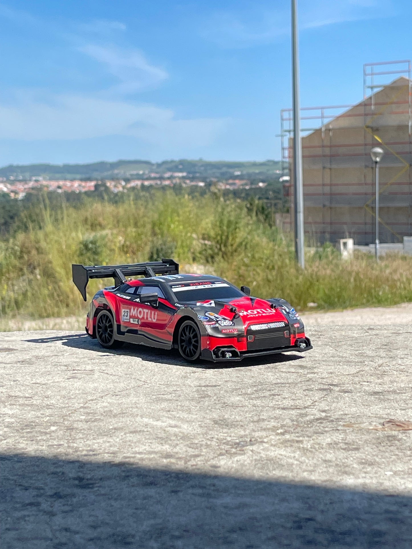 Nissan RC Drift 4WD — Luzes Néon + Kit de Cones