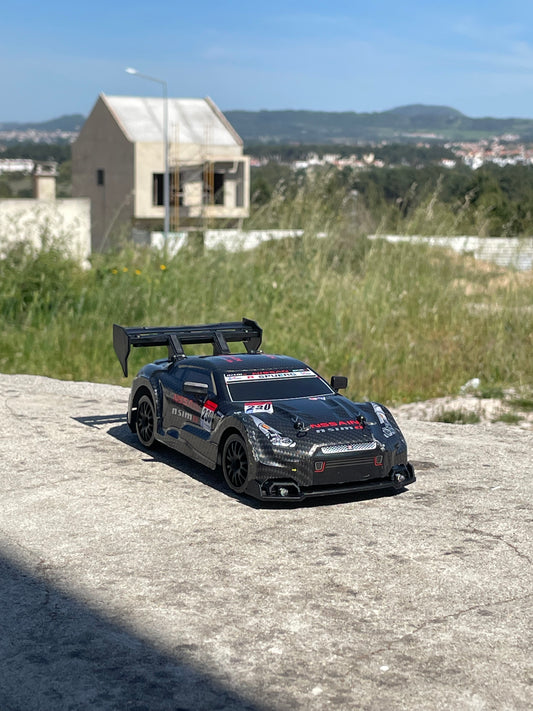 Nissan RC Drift 4WD — Luzes Néon + Kit de Cones