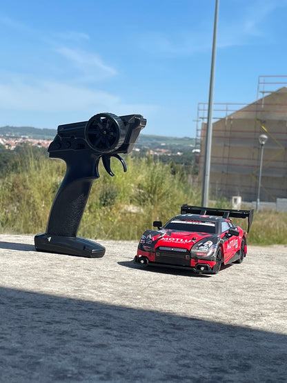 Nissan RC Drift 4WD — Luzes Néon + Kit de Cones