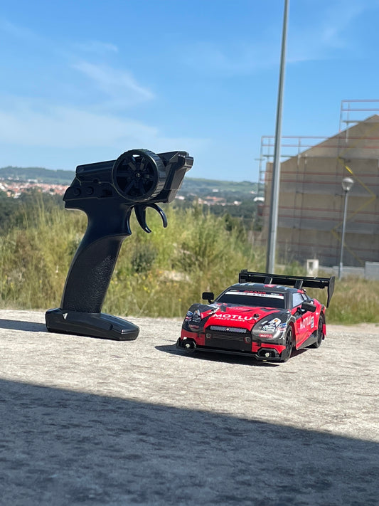 Nissan RC Drift 4WD — Luzes Néon + Kit de Cones